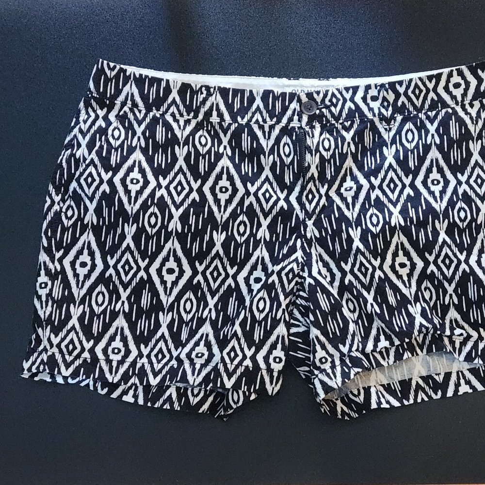 .OLD NAVY Black and White Ikat Print Shorts